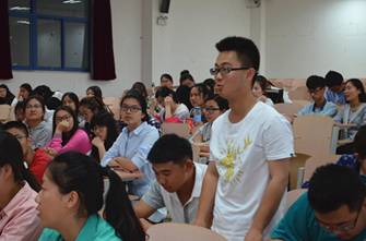 加强专业指导,推进学风建设 图2.jpg 加强专业指导,推进学风建设 图2.jpg